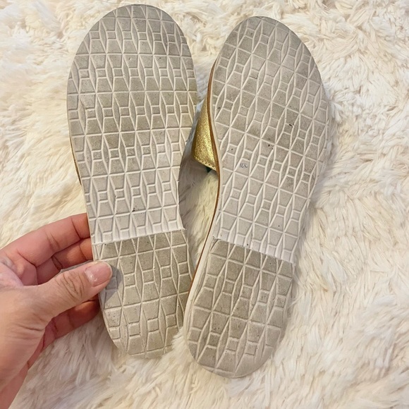 Kate Spade Pineapple Slide Slippers - Picture 5 of 9